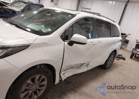 2021 Toyota Sienna Xle z USA, uszkodzony, nr VIN 5TDJRKEC7MS002646